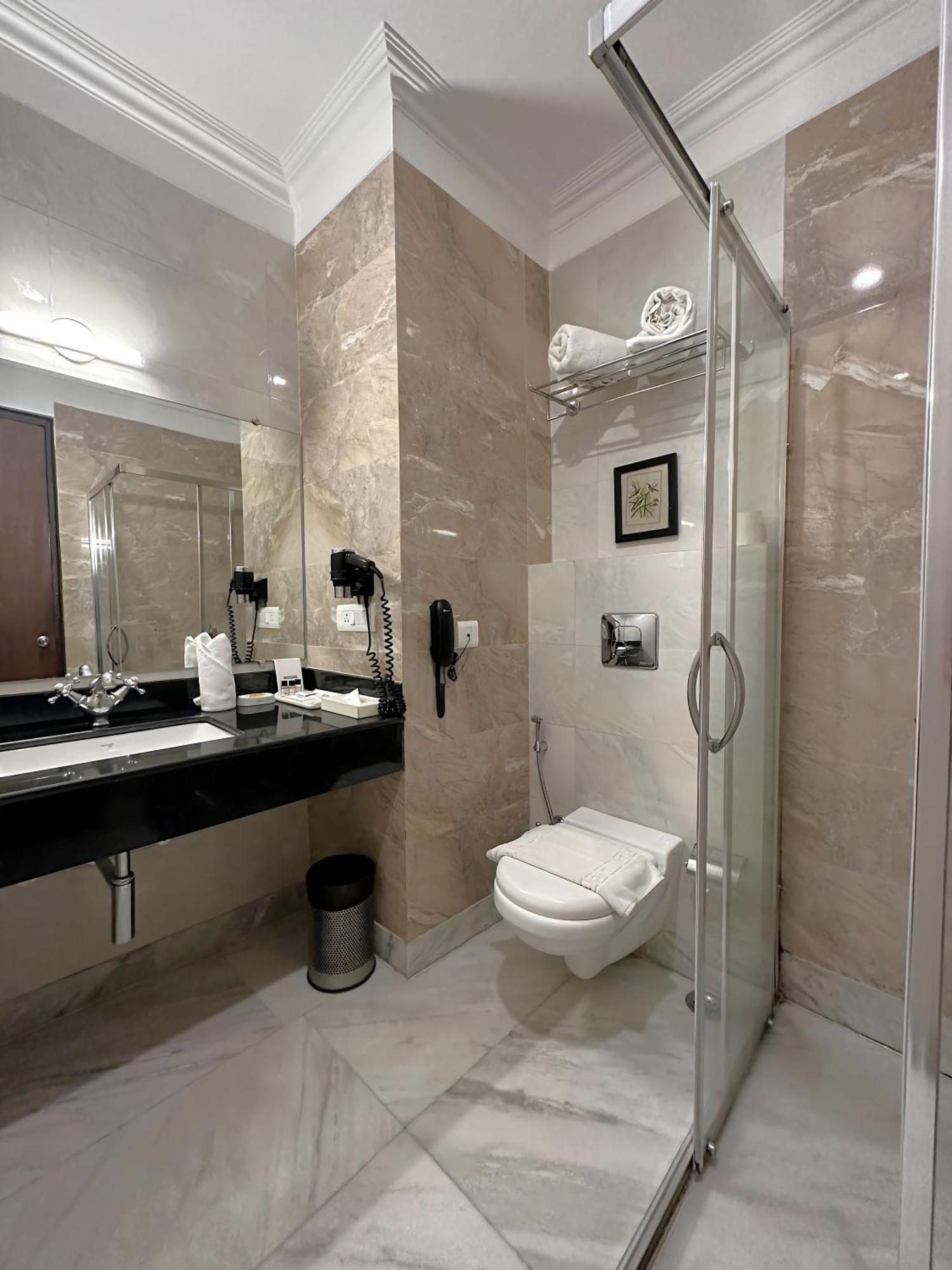 A S Hotels Κχατζουράχο Εξωτερικό φωτογραφία