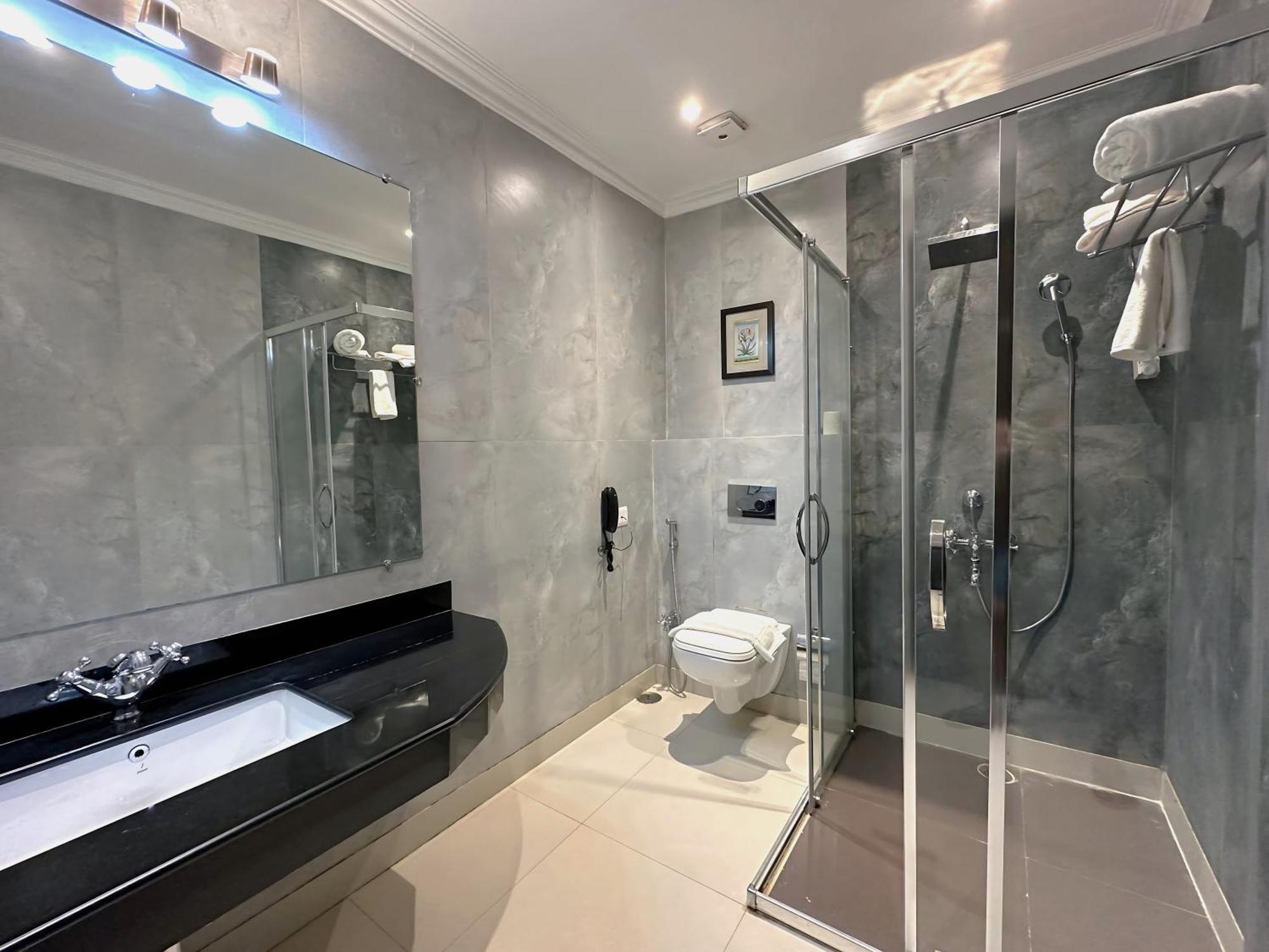 A S Hotels Κχατζουράχο Εξωτερικό φωτογραφία