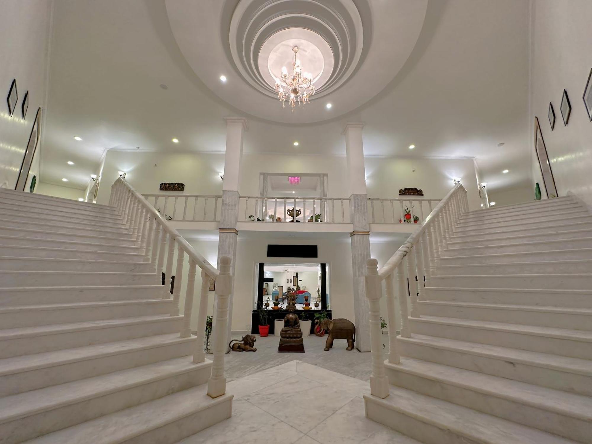 A S Hotels Κχατζουράχο Εξωτερικό φωτογραφία