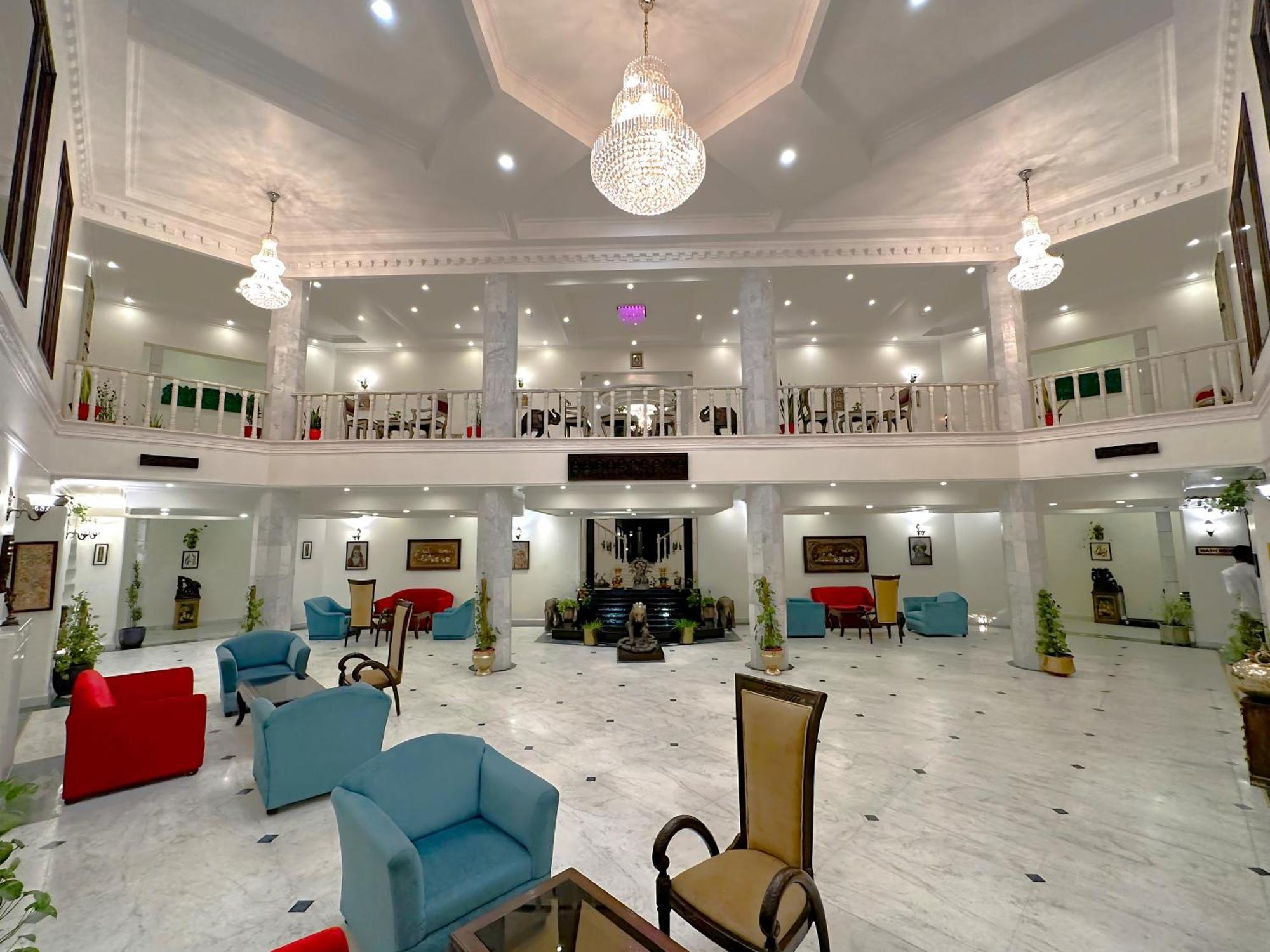 A S Hotels Κχατζουράχο Εξωτερικό φωτογραφία