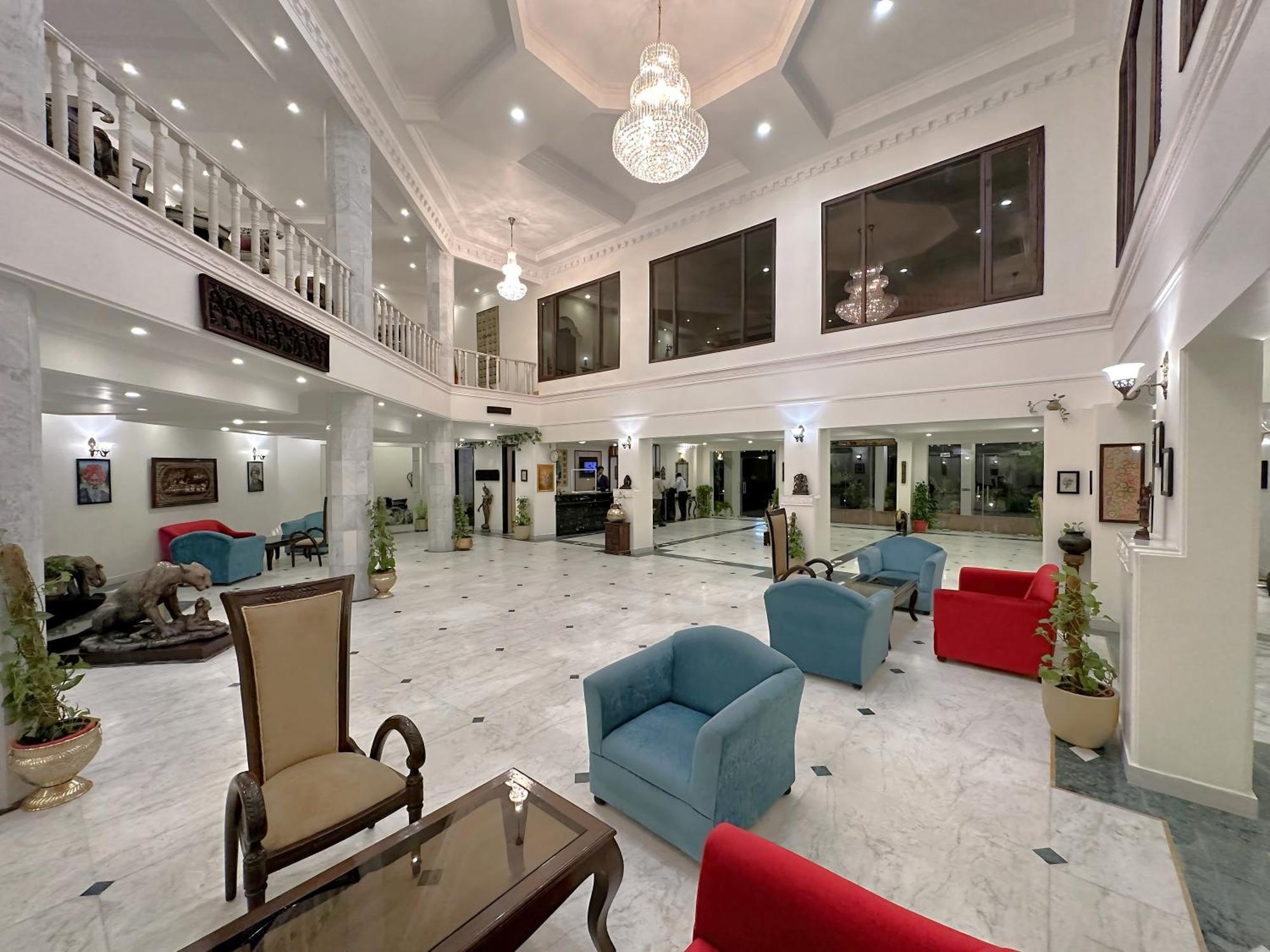 A S Hotels Κχατζουράχο Εξωτερικό φωτογραφία
