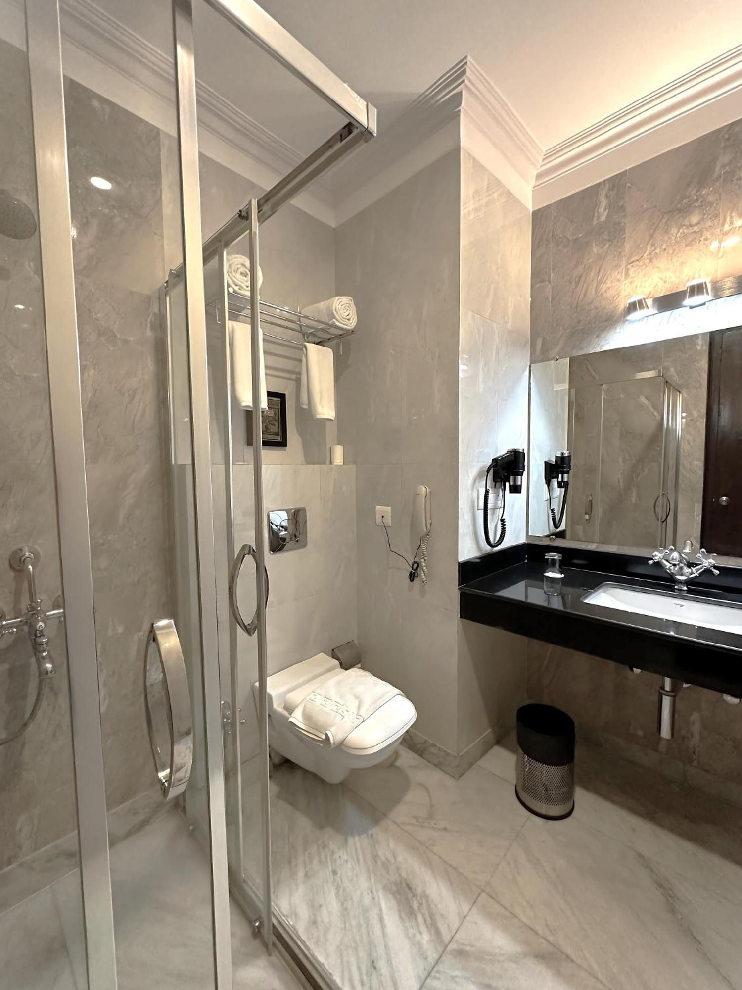 A S Hotels Κχατζουράχο Εξωτερικό φωτογραφία
